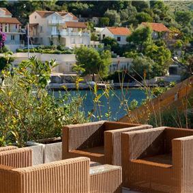 5 bedroom villa with heated infinity pool and sea views near Milna, Brac Island, sleeps 10